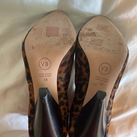 Veronica Beard Hudson Leopard Print Ankle Booties - Picture 2 of 4